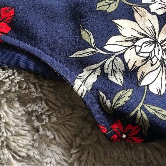 Francescas Collections Miami Navy Floral Choker Neck Cutout Dress Size M - Picture 9 of 11